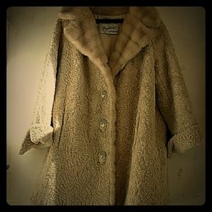 Vintage Coat with faux FUR